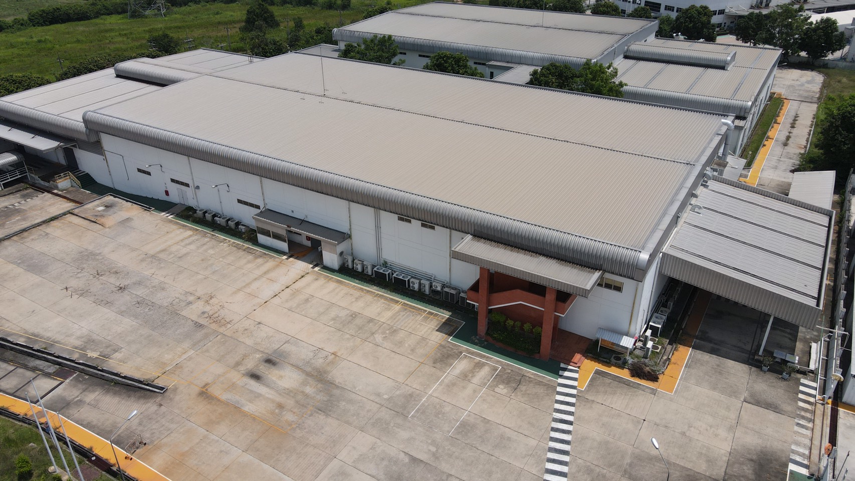 Factory for sale ในนิคมอุตสาหกรรมดับบลิวเอชเอ ชลบุรี 1 (เขตปลอดภาษี)